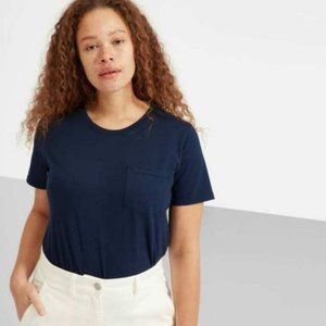Everlane navy blue tee shirt with pocket, nwt, size M